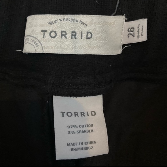 Mid Rise Cropped Pants - Picture 2 of 4